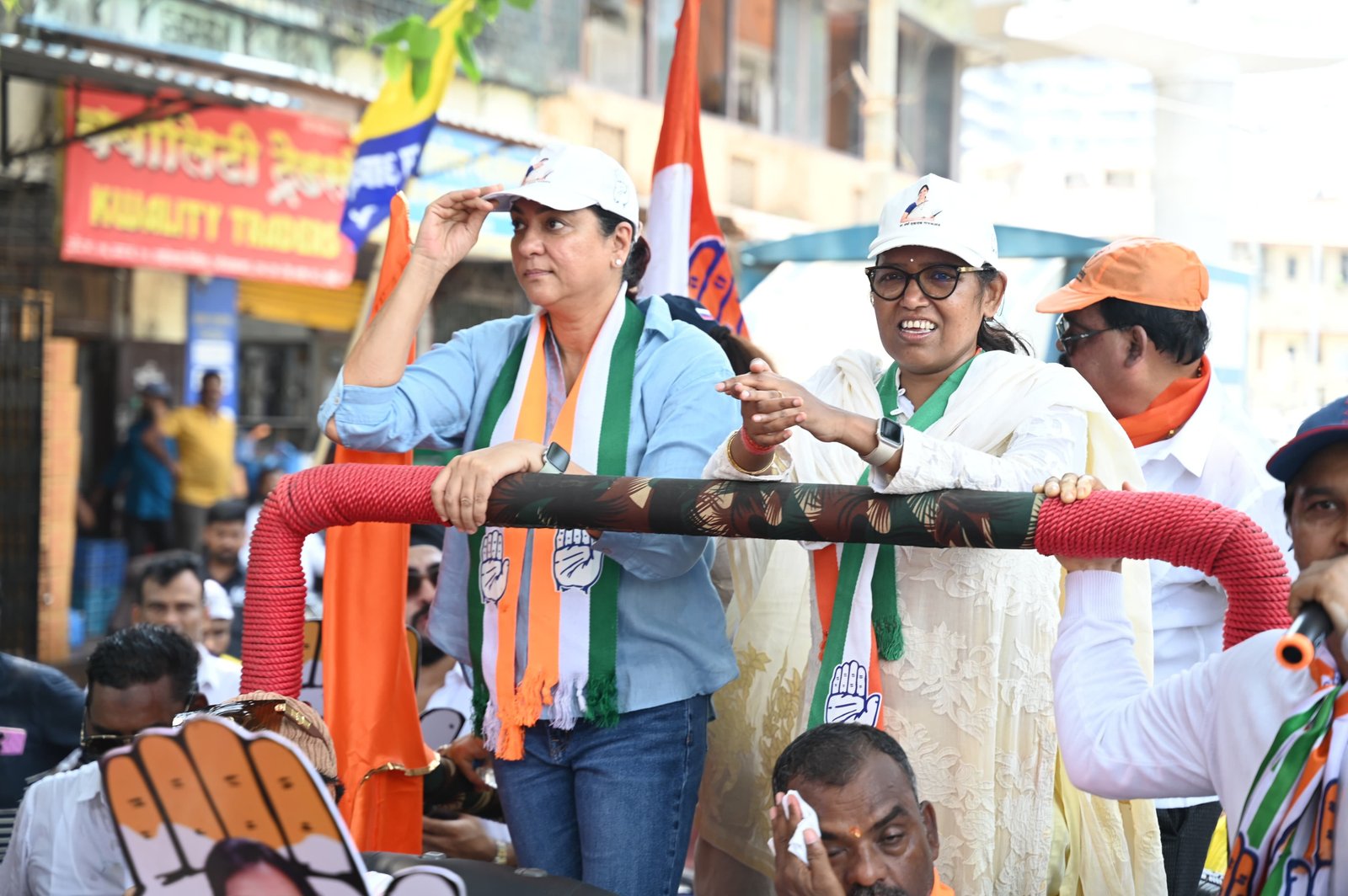 STV News | कांग्रेस की उमेदवार वर्षा गायकवाड की आशीर्वाद यात्रा पुर्व संसद प्रिया...